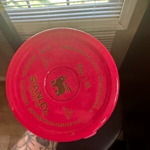 NEW!!! Stanley 40oz! Smoke free dog friendly home!